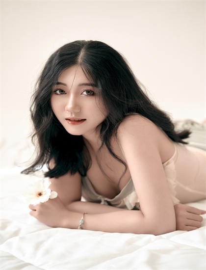 《纯情丫头休想逃第1季》音乐配乐政治解析惊艳四座的：音效设计与主题曲创作分析，无删减版